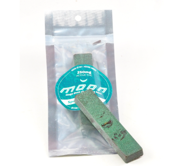 Spaceman Mints Moon Bar 250mg MegaDose THC mint chocolate