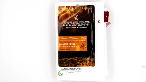 Blasted Toffee Mini Moon Chocolate Bar — 100mg hybrid THC milk chocolate